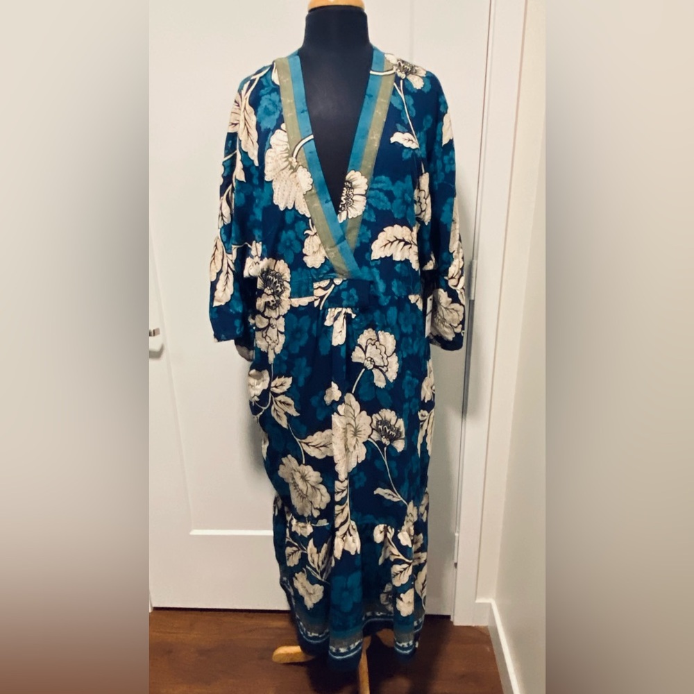 Floral V-Neck Kimono Dress
